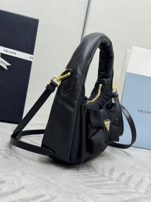 Сумка хобо с бантом 1BC241 22 см фото 4