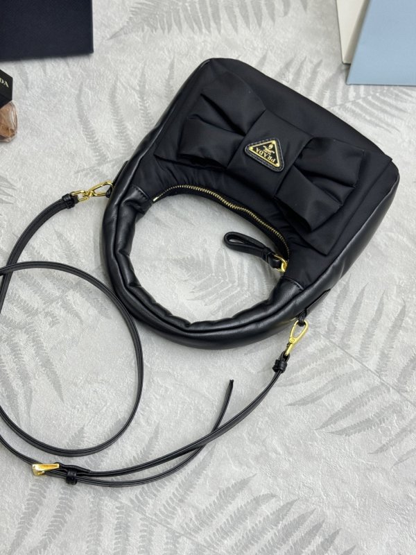 Сумка хобо с бантом 1BC241 22 см фото 5