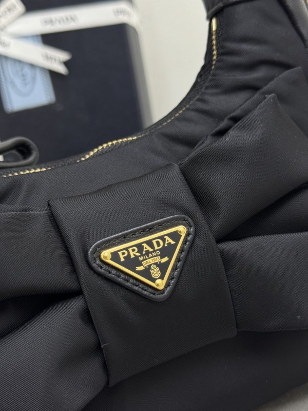 Сумка хобо с бантом 1BC241 22 см фото 7