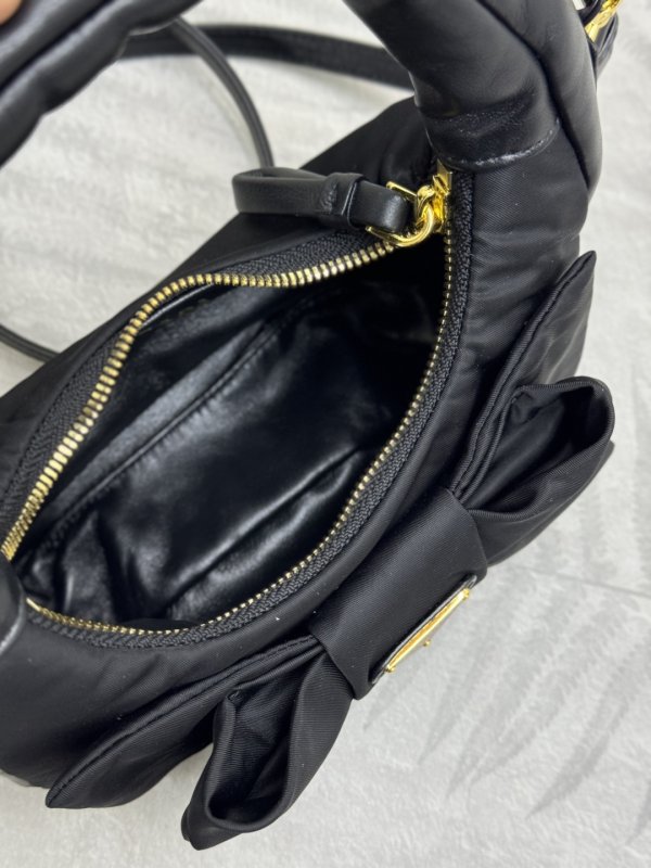 Сумка хобо с бантом 1BC241 22 см фото 8