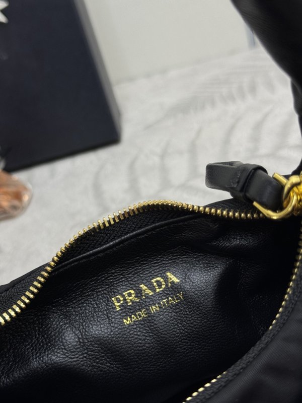 Сумка хобо с бантом 1BC241 22 см фото 9