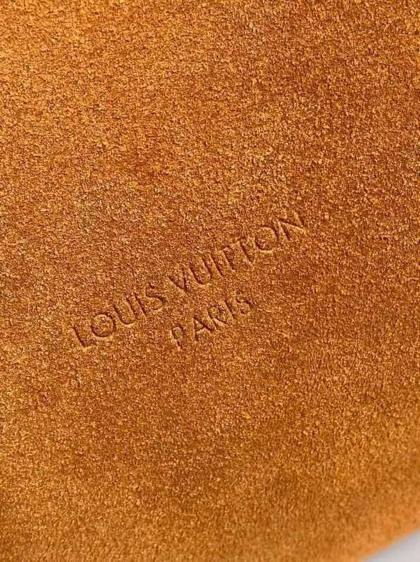 Сумка хобо замшевая среднего размера 31 см фото 3