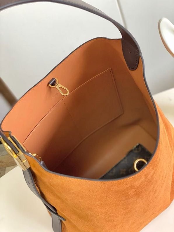 Сумка хобо замшевая среднего размера 31 см фото 6