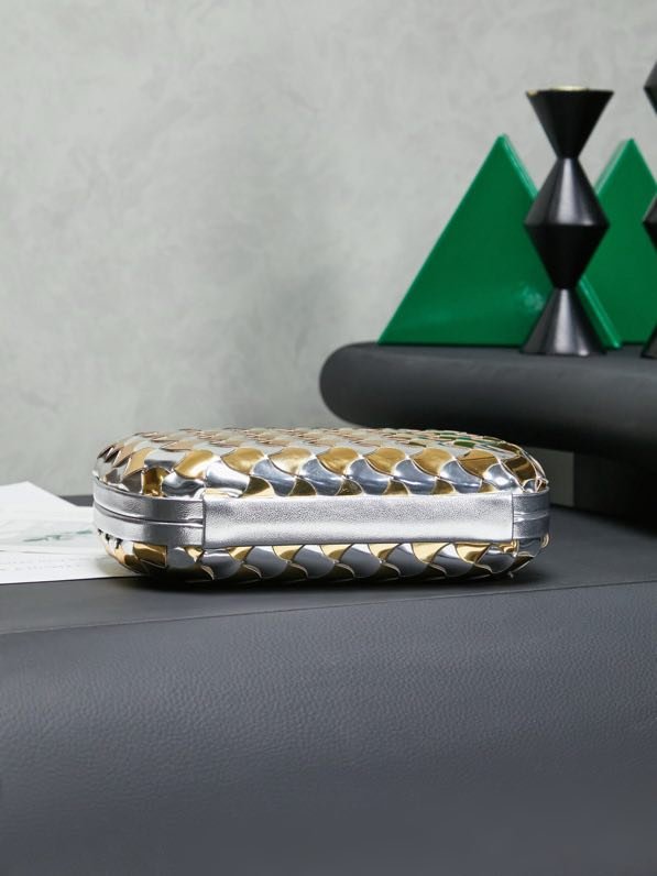 Сумка клатч Intrecciato Knot 20 см фото 2