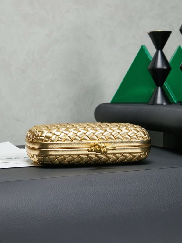 Сумка клатч Intrecciato Knot 20 см фото 2