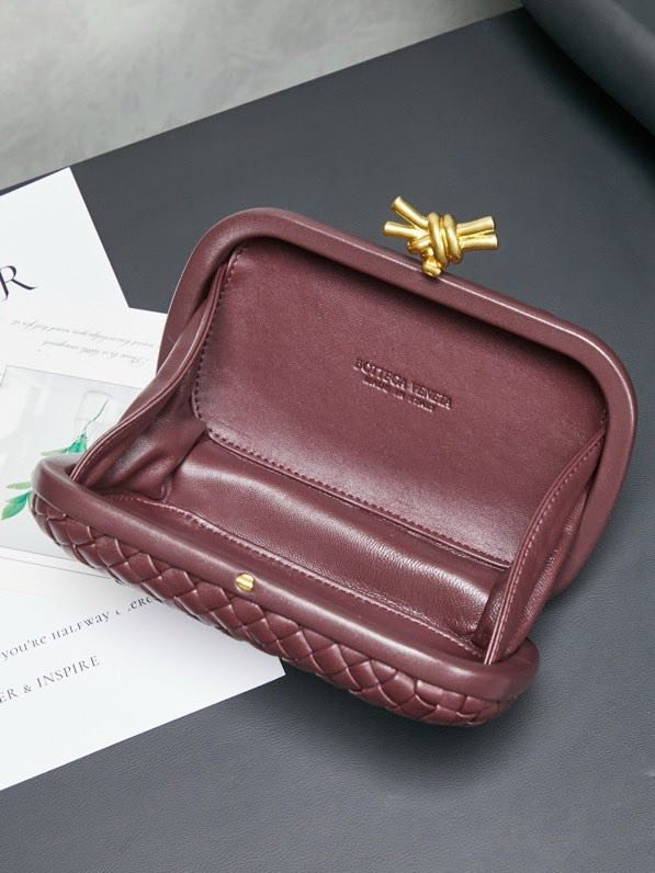 Сумка клатч Intrecciato Knot 20 см фото 2