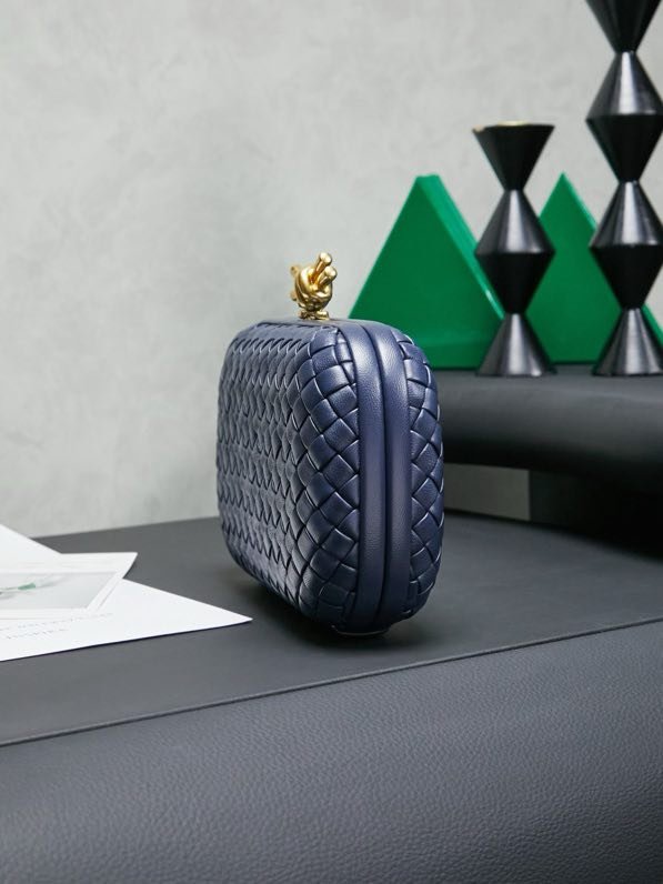 Сумка клатч Intrecciato Knot 20 см фото 2