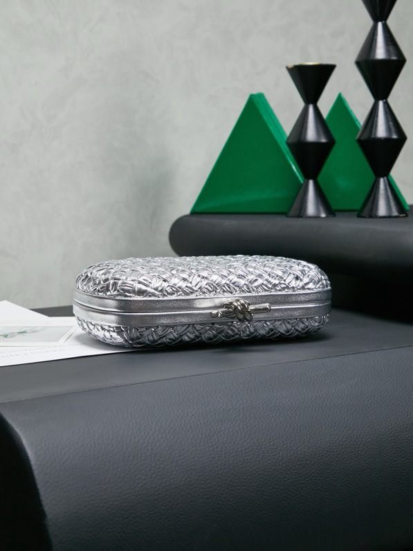 Сумка клатч Intrecciato Knot 20 см фото 2