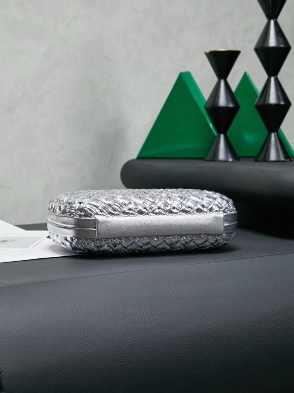 Сумка клатч Intrecciato Knot 20 см фото 3