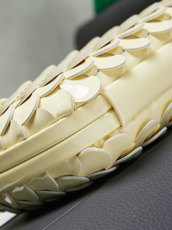 A bag clutch Intrecciato Knot 20 cm фото 4