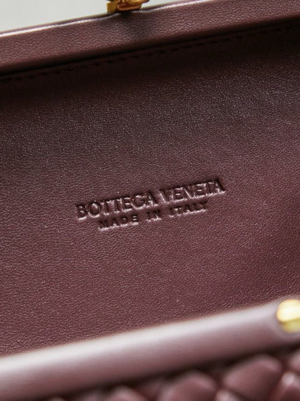 Сумка клатч Intrecciato Knot 20 см фото 4