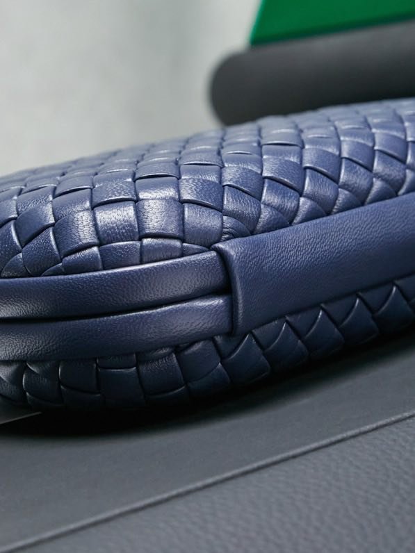 Сумка клатч Intrecciato Knot 20 см фото 4