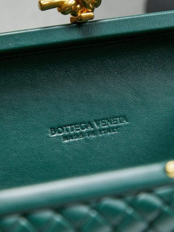 Сумка клатч Intrecciato Knot 20 см фото 4