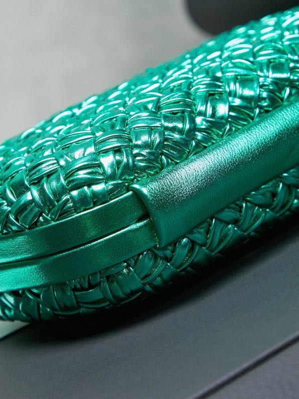 Сумка клатч Intrecciato Knot 20 см фото 4