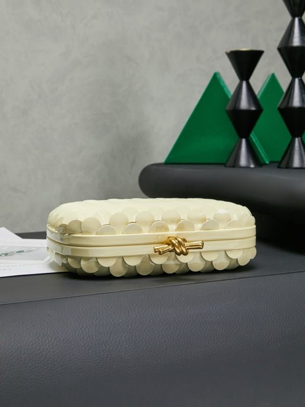 A bag clutch Intrecciato Knot 20 cm фото 5