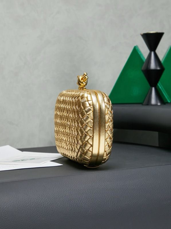 Сумка клатч Intrecciato Knot 20 см фото 5