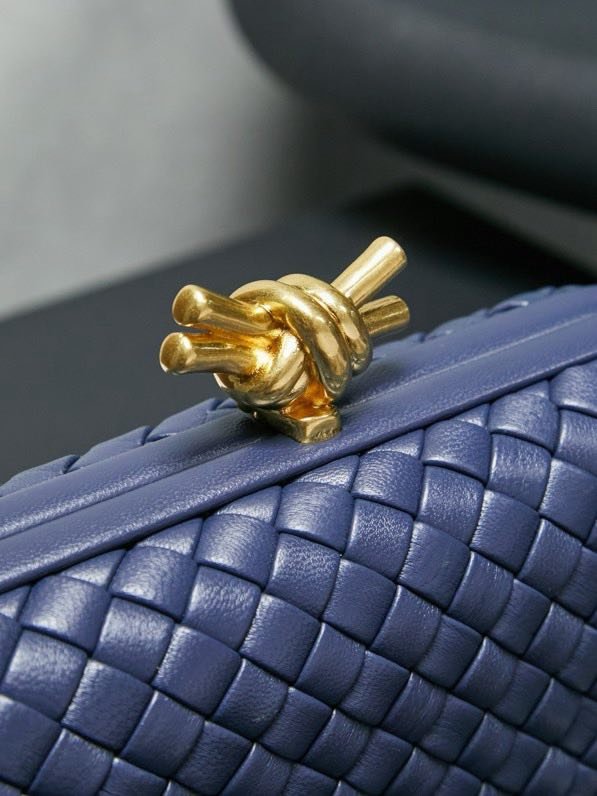 Сумка клатч Intrecciato Knot 20 см фото 5