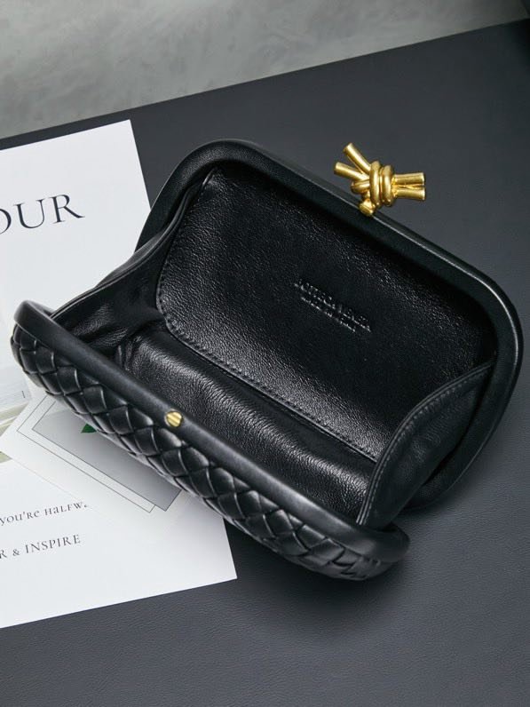 Сумка клатч Intrecciato Knot 20 см фото 5