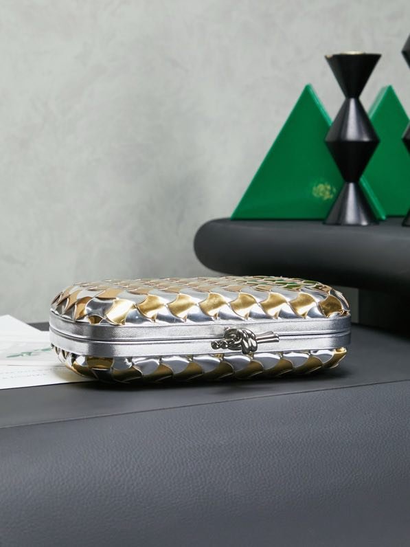 Сумка клатч Intrecciato Knot 20 см фото 6