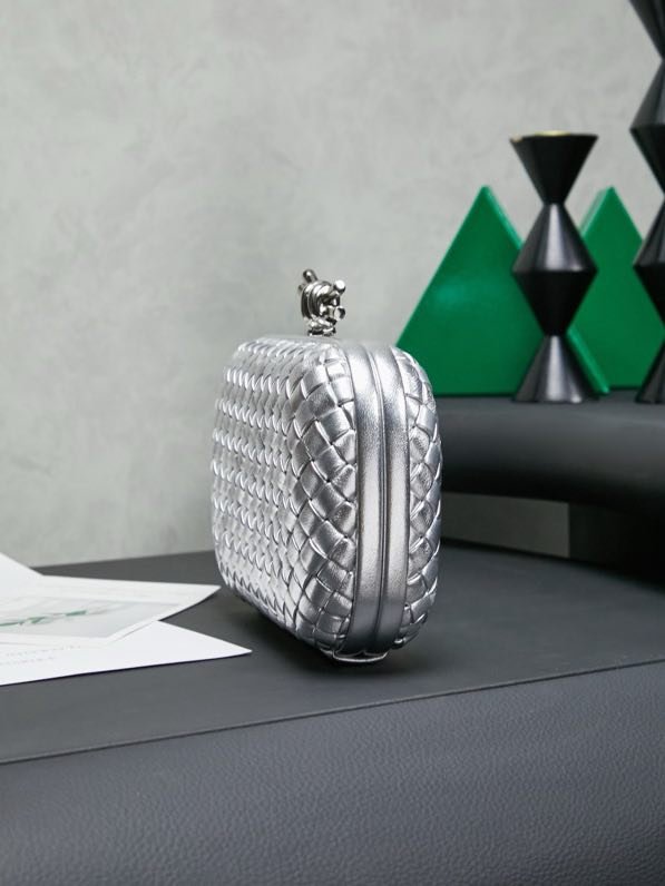 Сумка клатч Intrecciato Knot 20 см фото 6