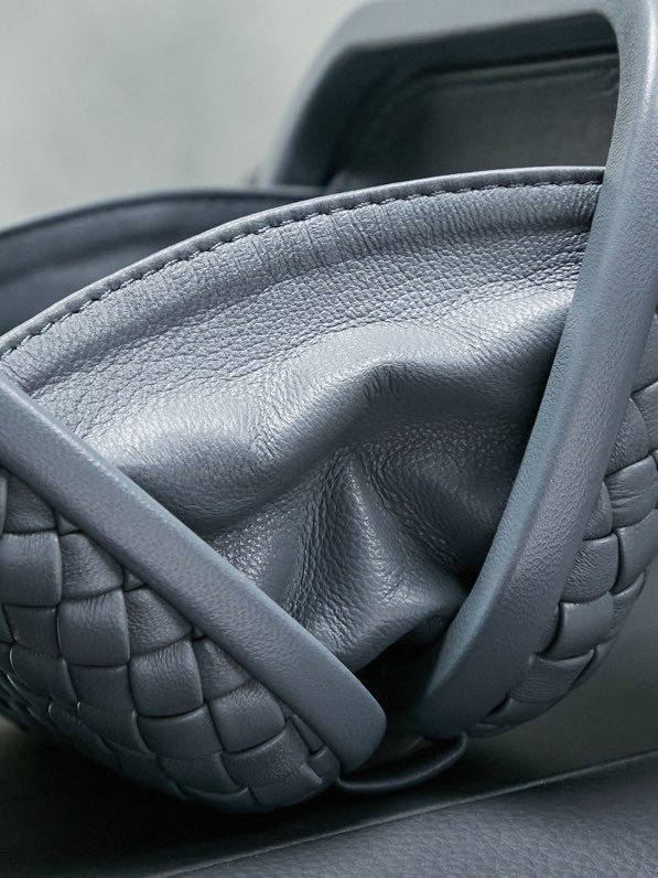 A bag clutch Intrecciato Knot 20 cm фото 6