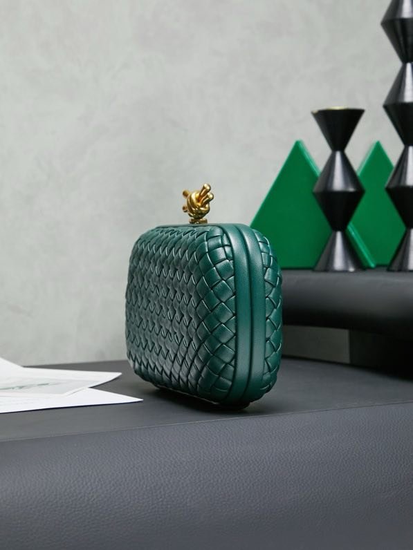 Сумка клатч Intrecciato Knot 20 см фото 6