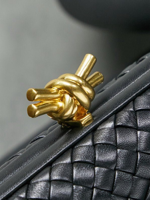 Сумка клатч Intrecciato Knot 20 см фото 6