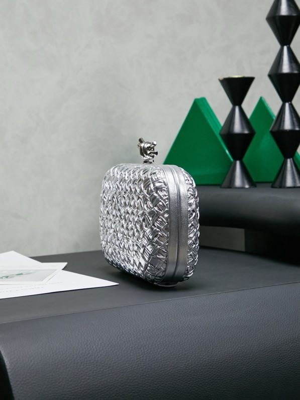 Сумка клатч Intrecciato Knot 20 см фото 6