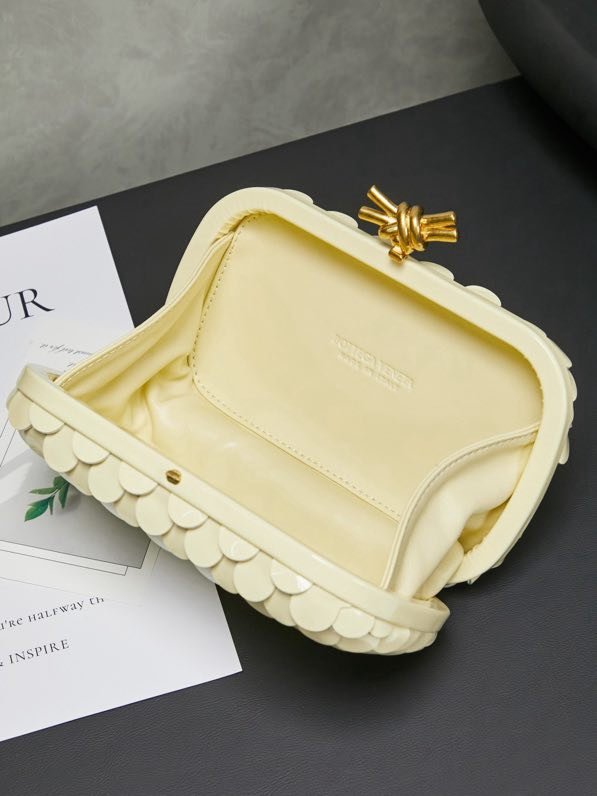 A bag clutch Intrecciato Knot 20 cm фото 7