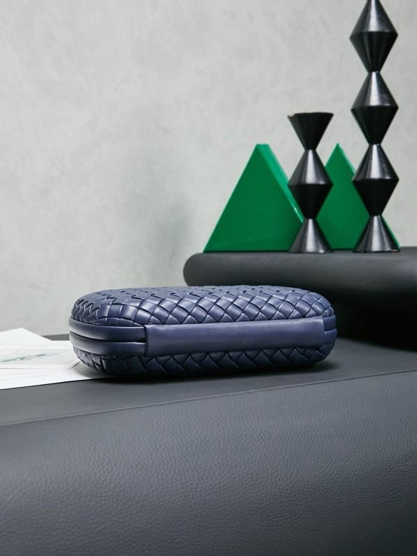 Сумка клатч Intrecciato Knot 20 см фото 7