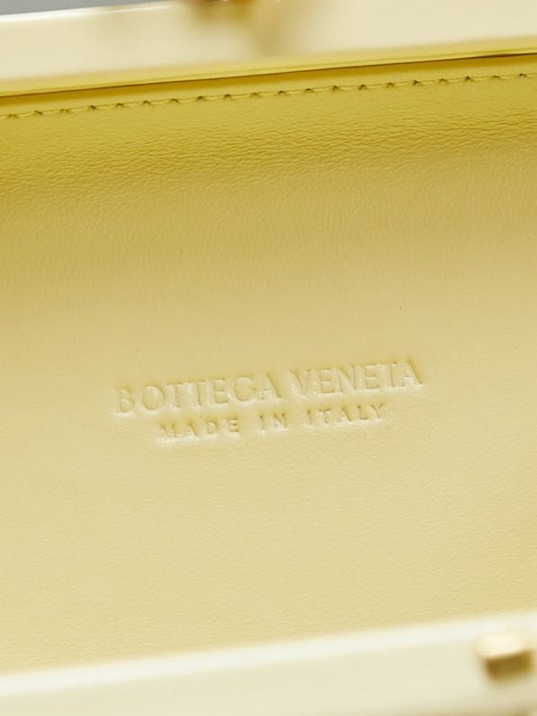 A bag clutch Intrecciato Knot 20 cm фото 8