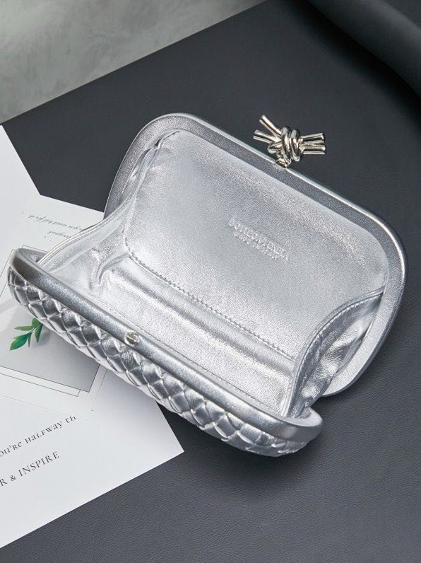 Сумка клатч Intrecciato Knot 20 см фото 8