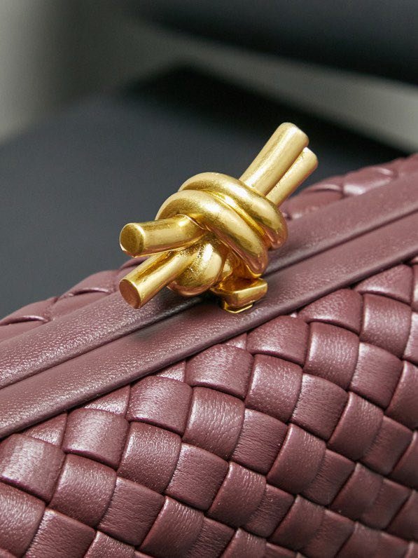 Сумка клатч Intrecciato Knot 20 см фото 8