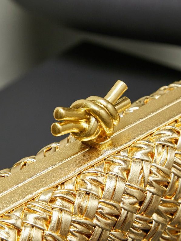 A bag clutch Intrecciato Knot 20 cm фото 9