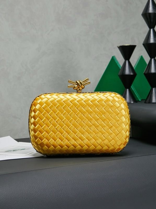 Сумка клатч Knot 20 см (отделка из змеиной кожи)