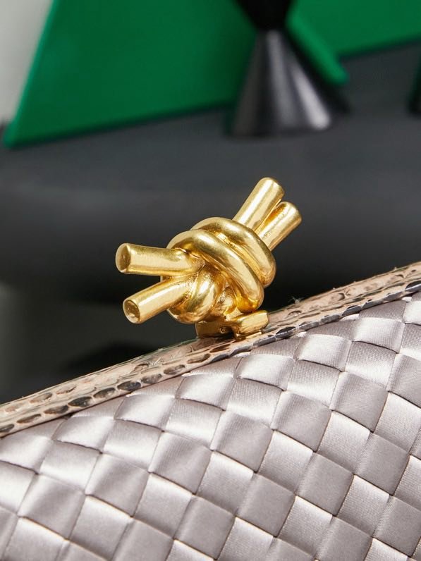 Сумка клатч Knot 20 см (отделка из змеиной кожи) фото 2