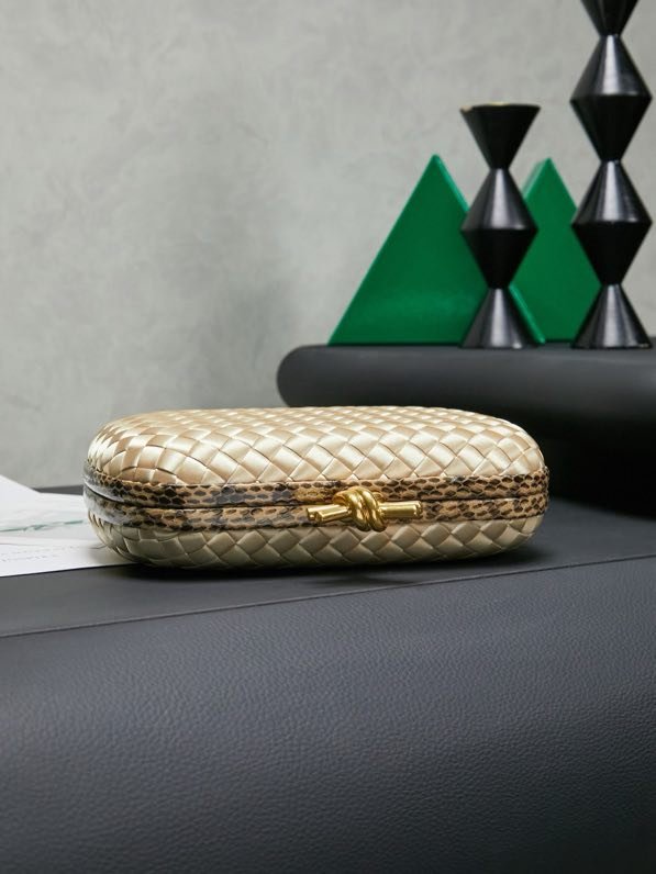 Сумка клатч Knot 20 см (отделка из змеиной кожи) фото 3