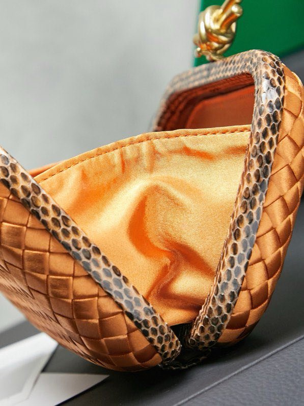 Сумка клатч Knot 20 см (отделка из змеиной кожи) фото 3