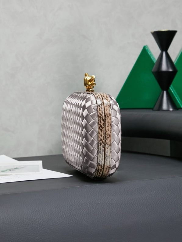 Сумка клатч Knot 20 см (отделка из змеиной кожи) фото 4