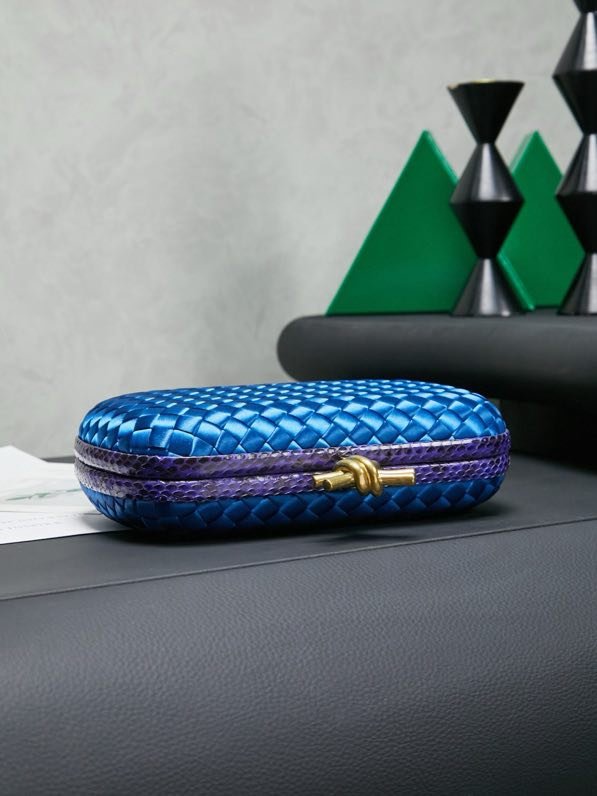 Сумка клатч Knot 20 см (отделка из змеиной кожи) фото 4