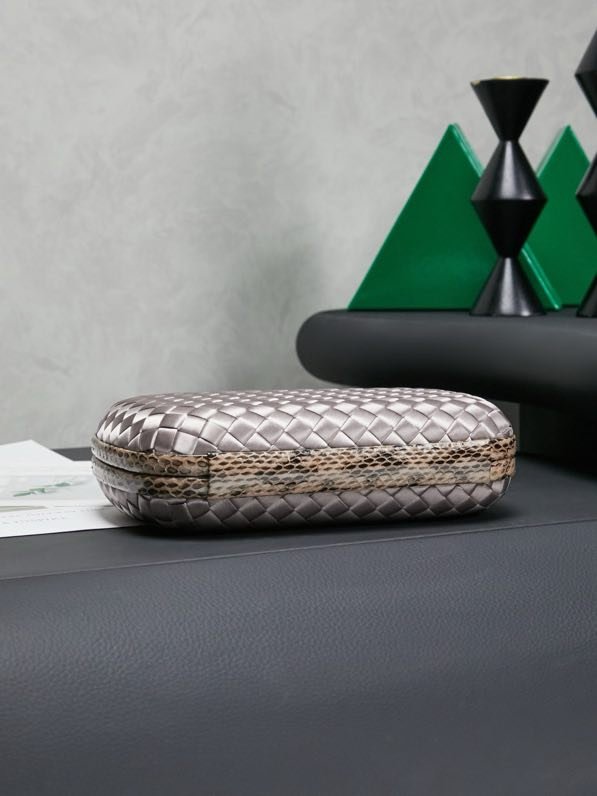 Сумка клатч Knot 20 см (отделка из змеиной кожи) фото 5