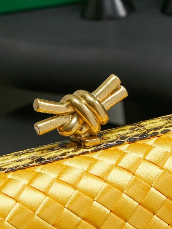 Сумка клатч Knot 20 см (отделка из змеиной кожи) фото 5