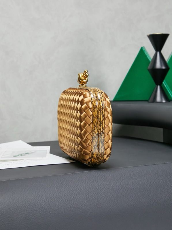 Сумка клатч Knot 20 см (отделка из змеиной кожи) фото 6