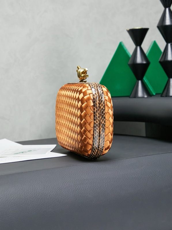 Сумка клатч Knot 20 см (отделка из змеиной кожи) фото 6