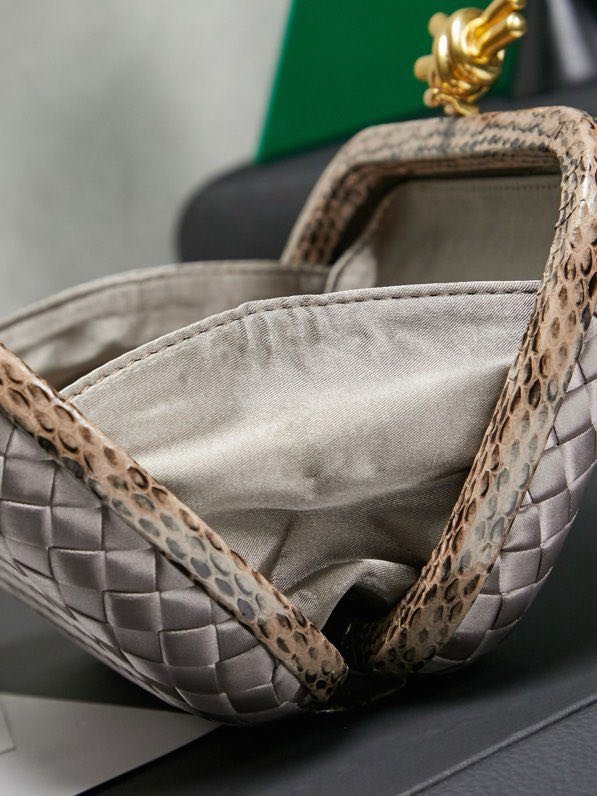Сумка клатч Knot 20 см (отделка из змеиной кожи) фото 7