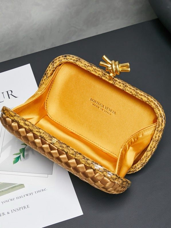 Сумка клатч Knot 20 см (отделка из змеиной кожи) фото 8