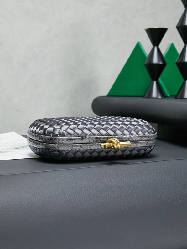 Сумка клатч Knot 20 см (отделка из змеиной кожи) фото 8