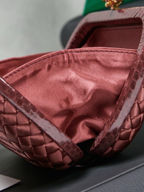 Сумка клатч Knot 20 см (отделка из змеиной кожи) фото 9