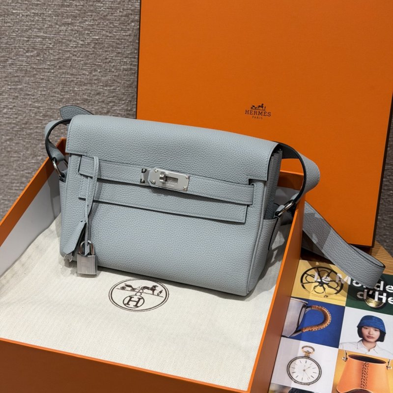 Сумка клатч кожаная Kelly Messenger 24 см в коже Togo