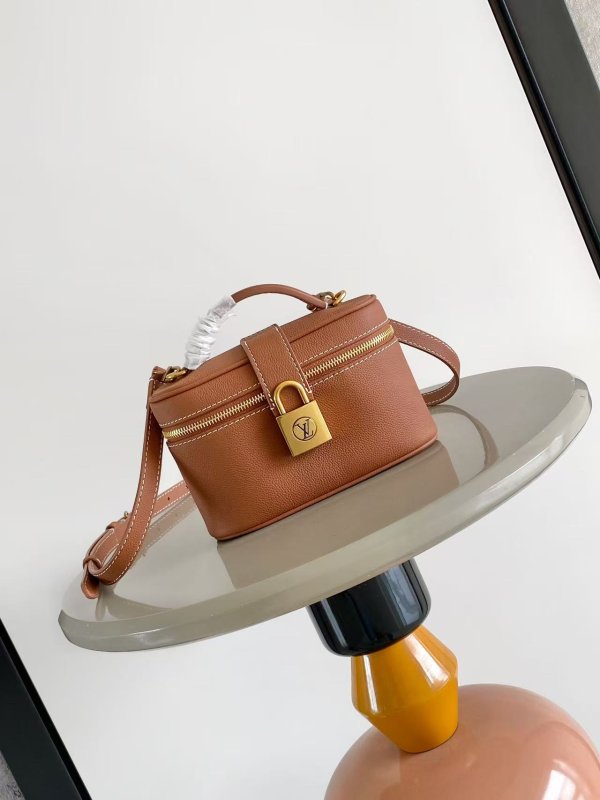 Сумка клатч M27505 Low Key Vanity Pouch